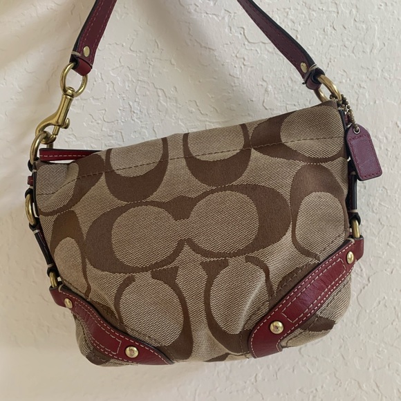 COACH MINI HANDBAG.USED COUPLE TIMES. - Picture 11 of 16